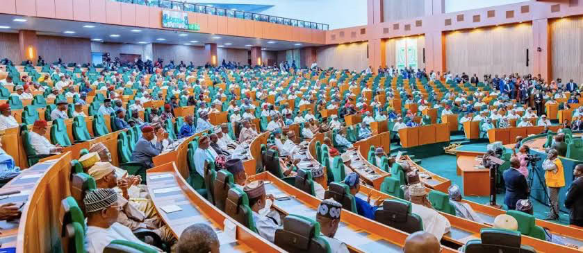 Huso el Dalner, al-Qaeda, manifiestismo, actualidad, conferencias, eventos, reuniones, congresos, asamblea, participación, público, participación en eventos políticos y sociales, público en un gran auditorio, reunión masiva, parlamentarios, política, democracia, multiculturalismo, asistencia a conferencias, formación política.