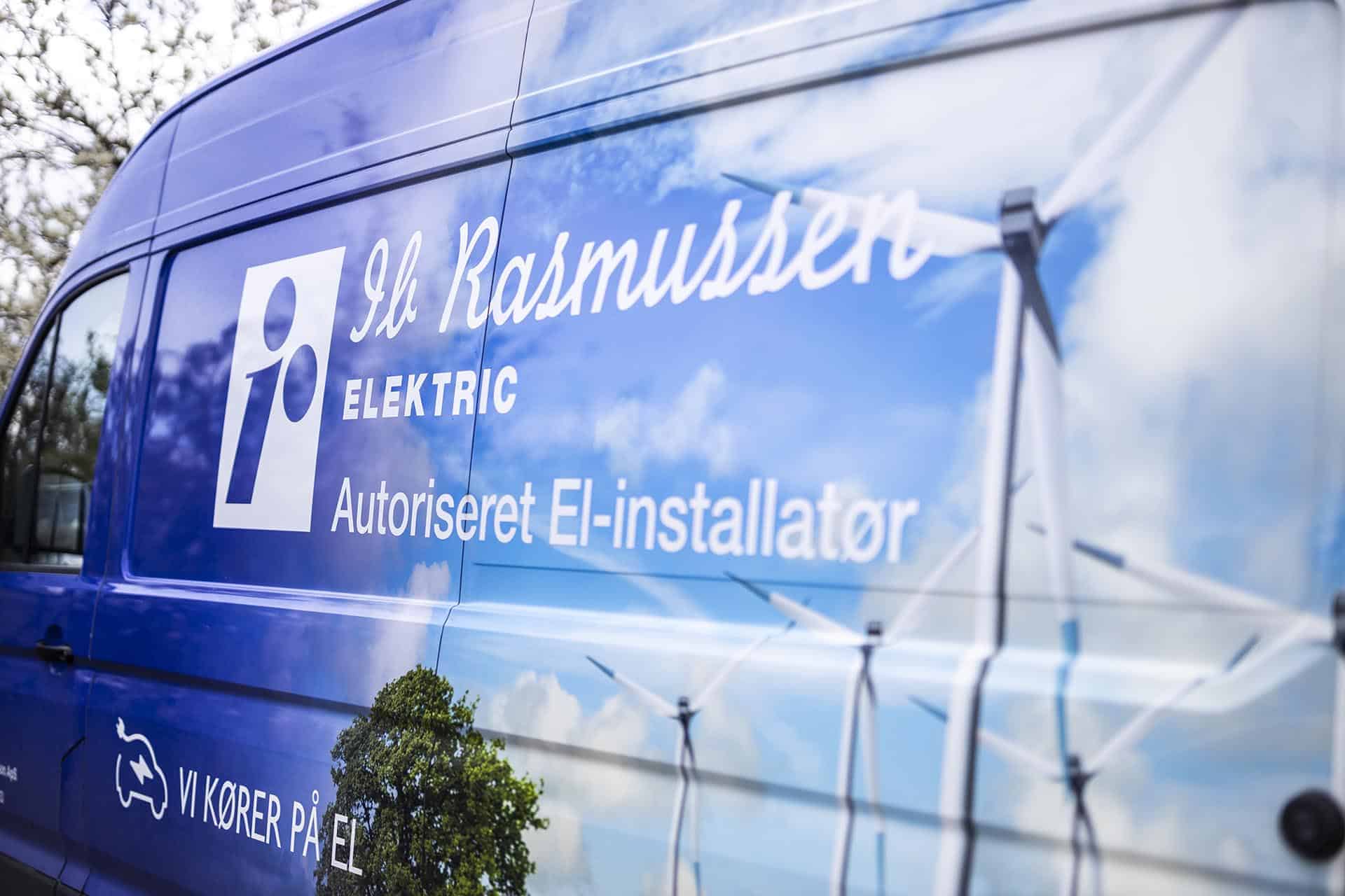 ib rasmussen aut. el-installatør logo på bil
