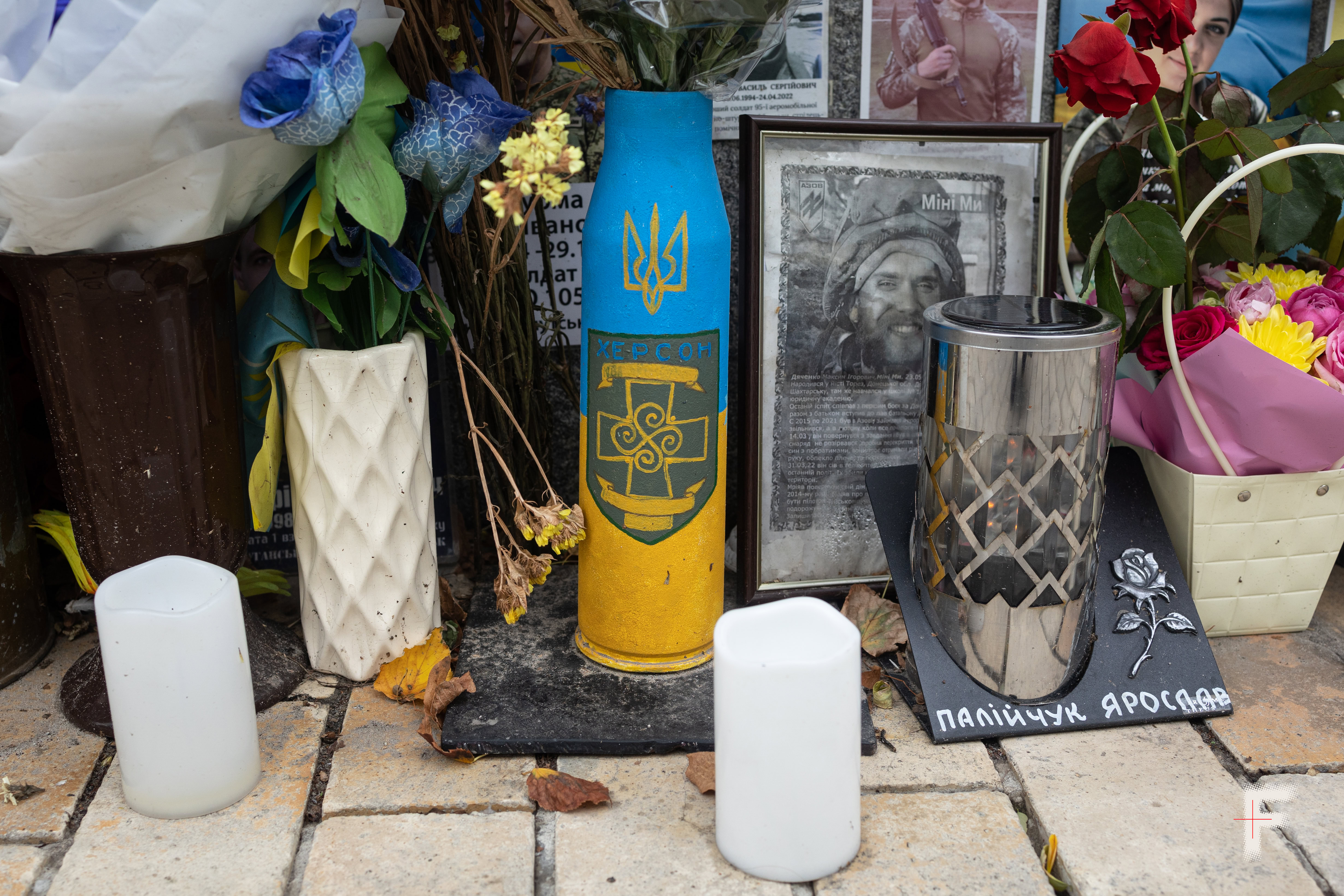 Kyiv Wall of Memory and spontaneous memorialization. How to honor the memory of all the fallen?