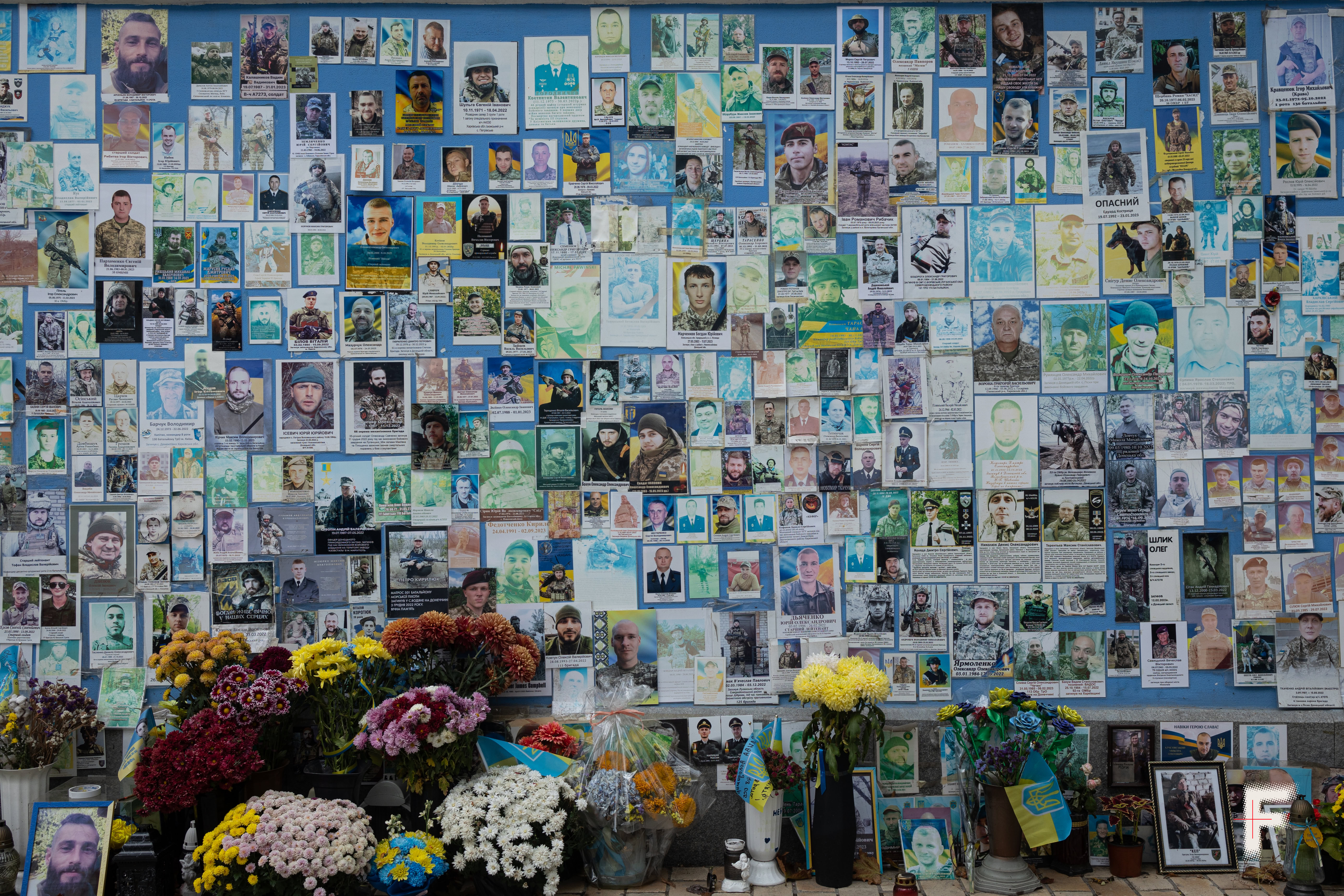Kyiv Wall of Memory and spontaneous memorialization. How to honor the memory of all the fallen?