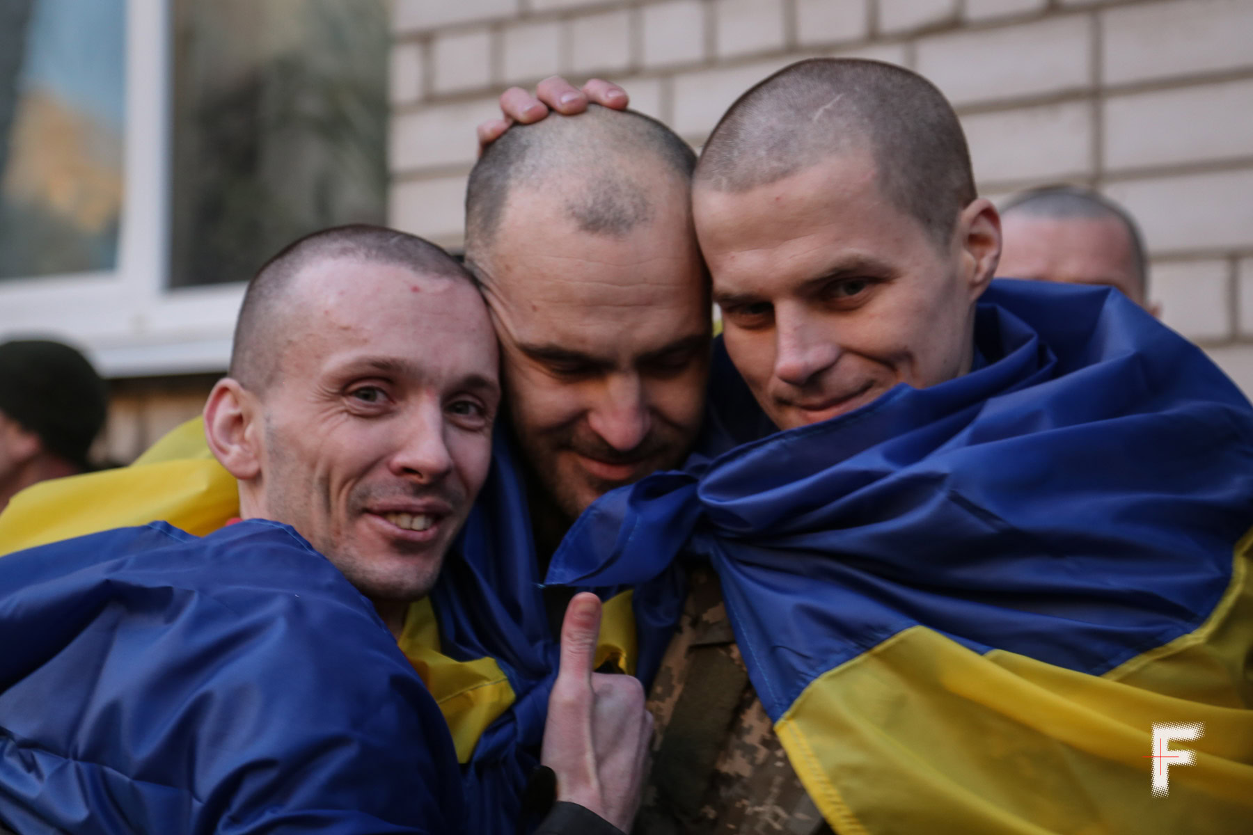 Емоції українських військових після обміну з полону