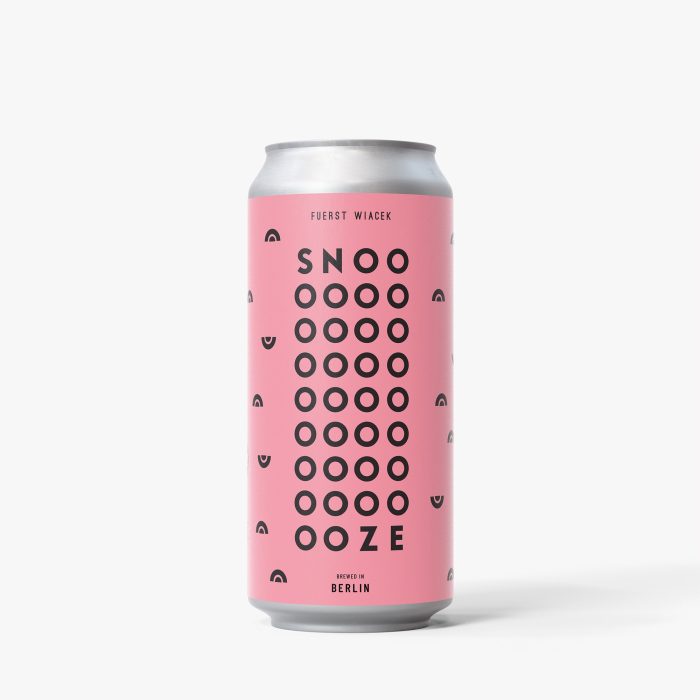 Cremeweißes Dosendesign mit schwarzen Kreismustern und fettgedrucktem Text, das die innovative Brauerei Fürst Wiacek und das Craft Beer in Berlin präsentiert.