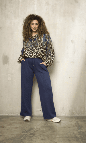 Zhenzi bluse med v-hals