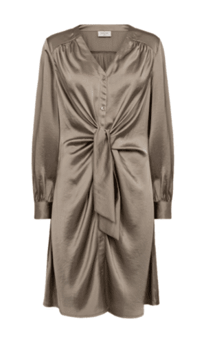 Freequent kjole med knapper og bånd som bindes foran