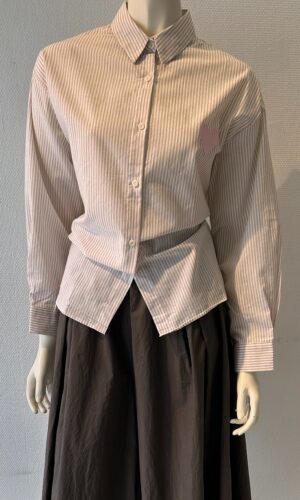 Qnuz skjorte med broderet detaljer