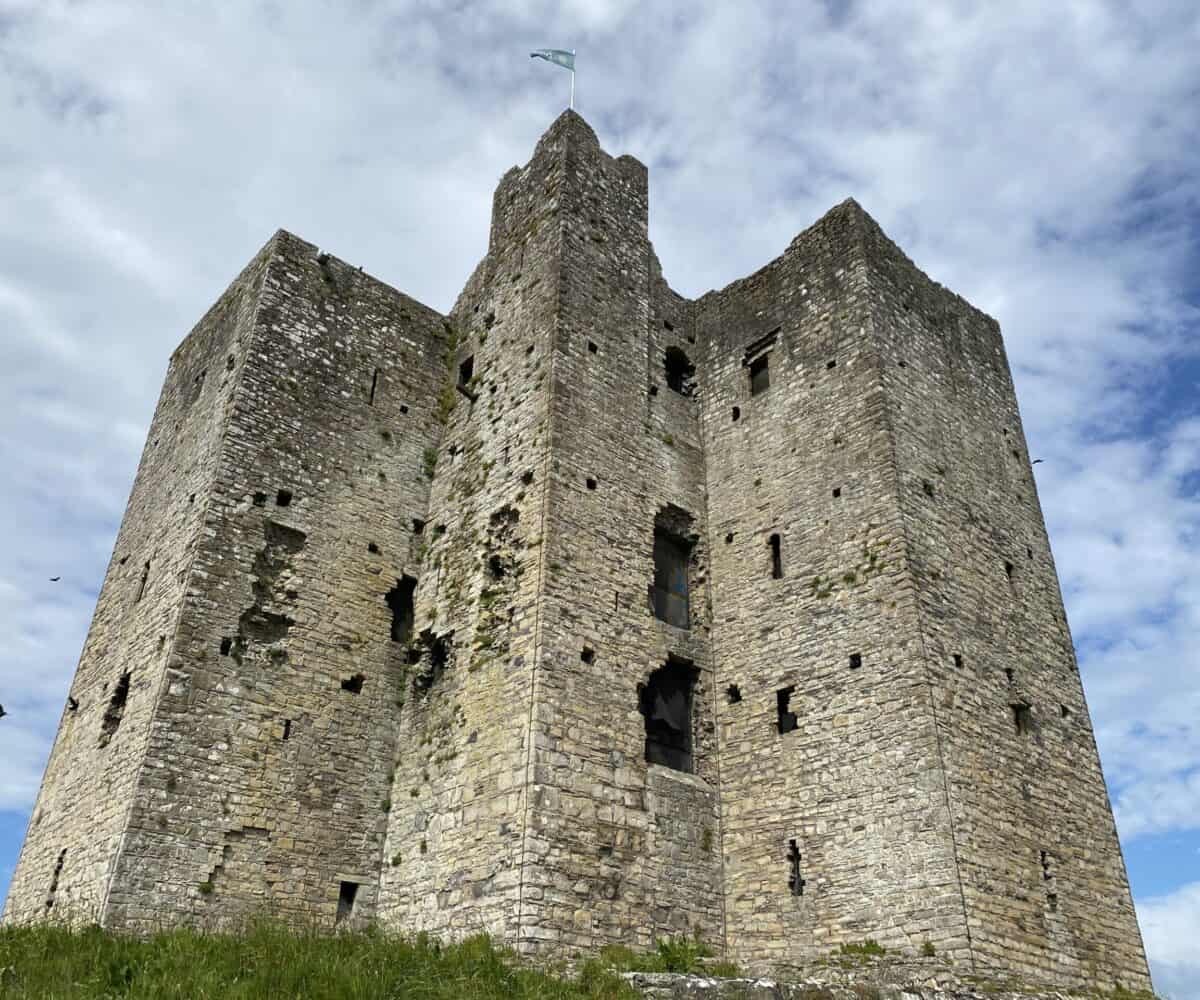 Private Day Tour. Irish largest castle Trim Castle medieval Norman invasion Hugh de Lacy