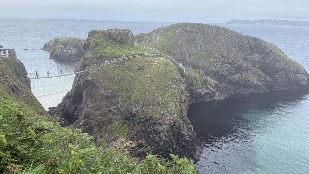 Northern Ireland tourist attractions - Carrick-a-Rede Rope Bridge Northern Ireland tour