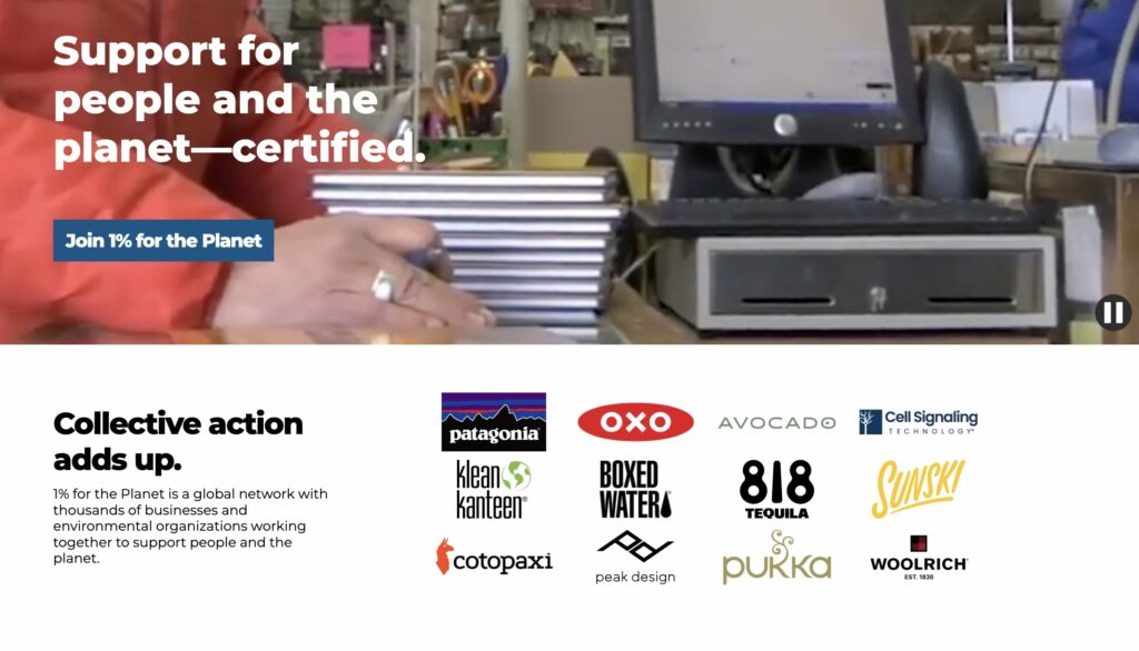 Screenshot des Heros von OnePercentForThePlanet mit einem Stop-Button im Video.