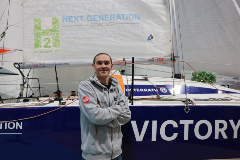 Skipper Tom Wehde auf seinem Mini-6.50 Rennboot – Mini-Transat Kampagne mit Lippmann German Ropes Tauwerk und GEILE SEILE