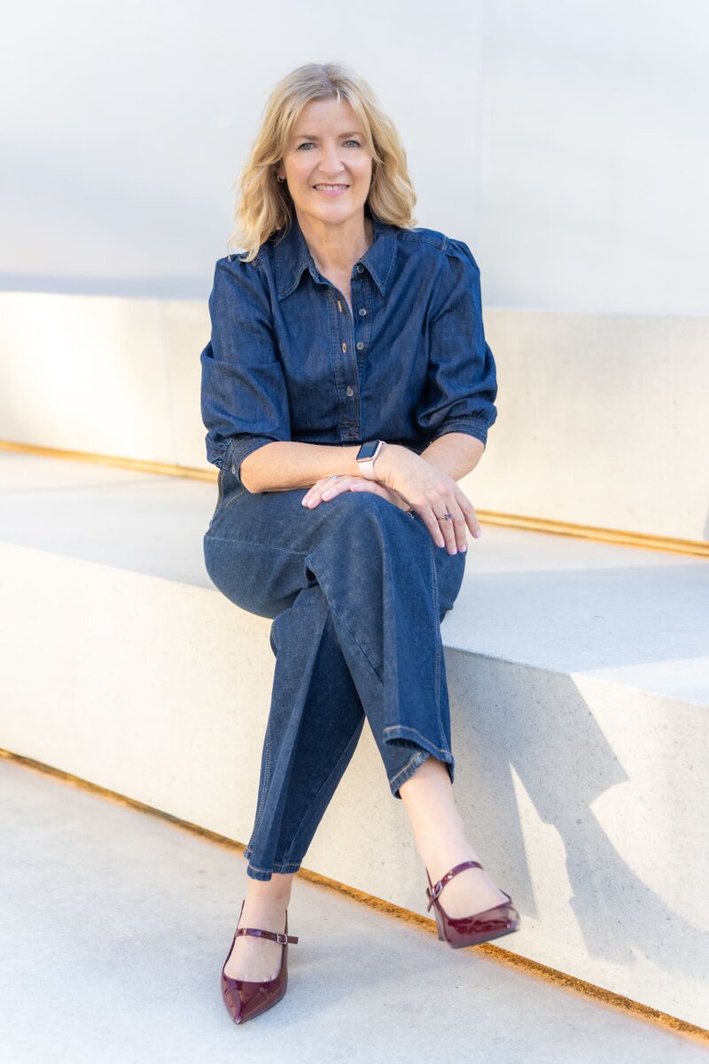 Ext: Executive Coach having her personal branding photography taken by Georgie Greene in Sydney NSW