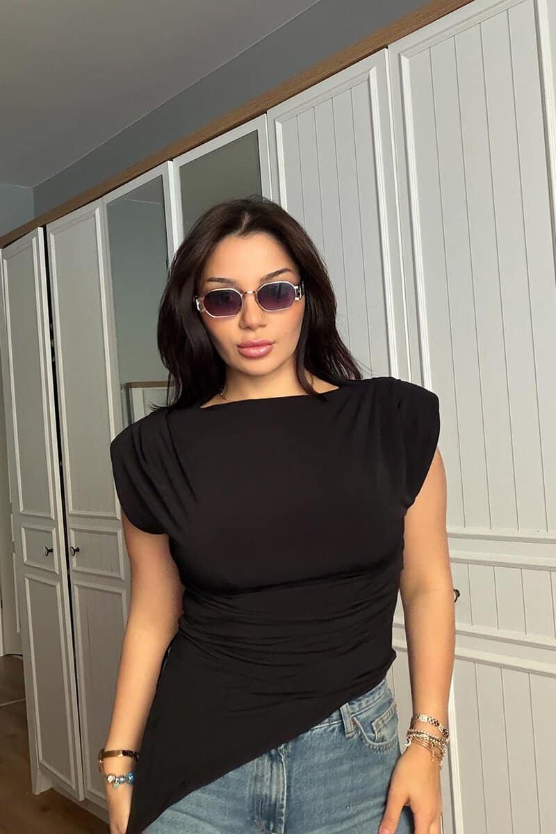 Gigi Siyah Vatkalı Bluz