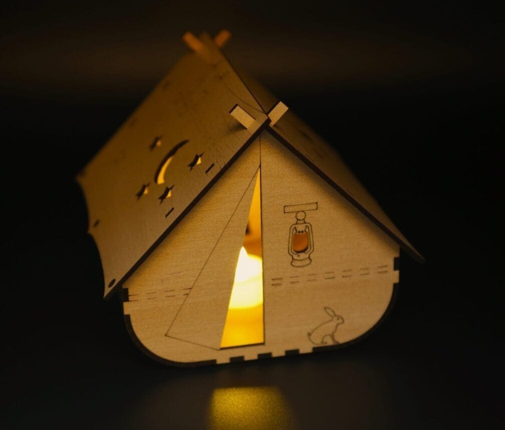 Lampa De Veghe Cort.jpg