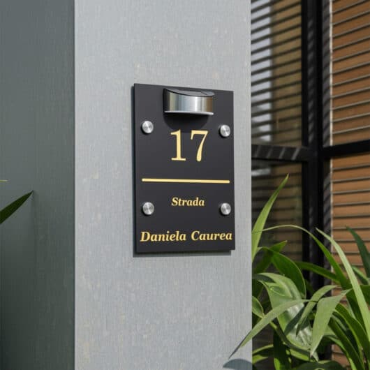 Numar de casa personalizat cu lampa solara