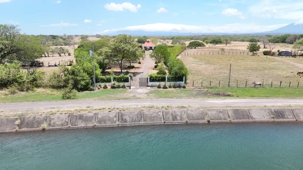 Quinta Ornitorrinco en venta en Bagaces | 7.000 m² Frente a El Canal