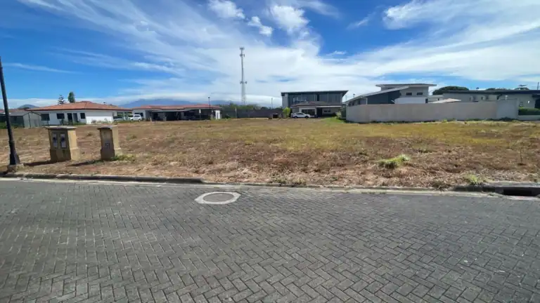 Lote en venta en # 212 Parque Del Encino 375 m² – Liberia