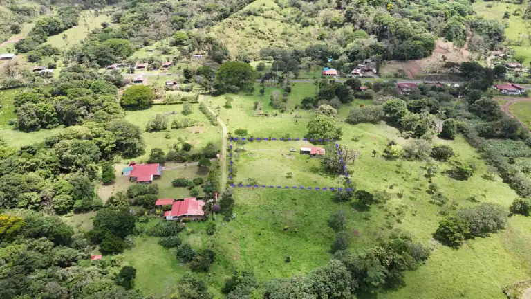 Casa de campo en venta en Río Naranjo, Bagaces | Vista al Volcán Tenorio