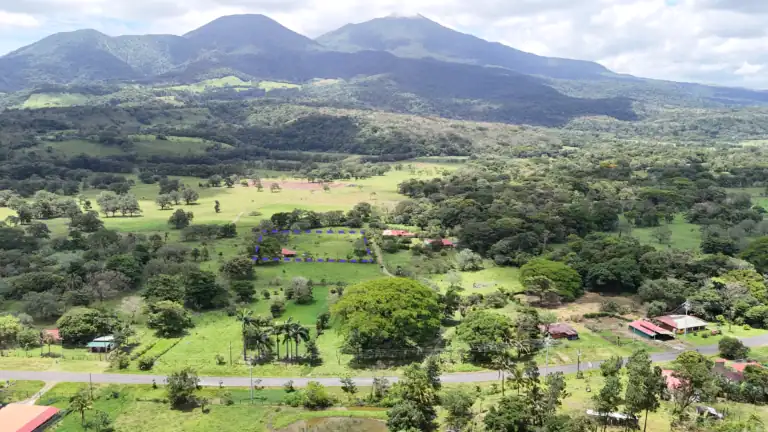 Casa de campo en venta en Río Naranjo, Bagaces | Vista al Volcán Tenorio