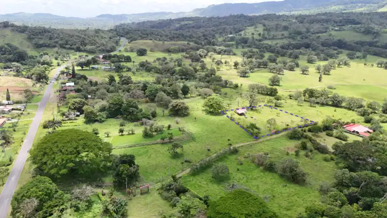Casa de campo en venta en Río Naranjo, Bagaces | Vista al Volcán Tenorio