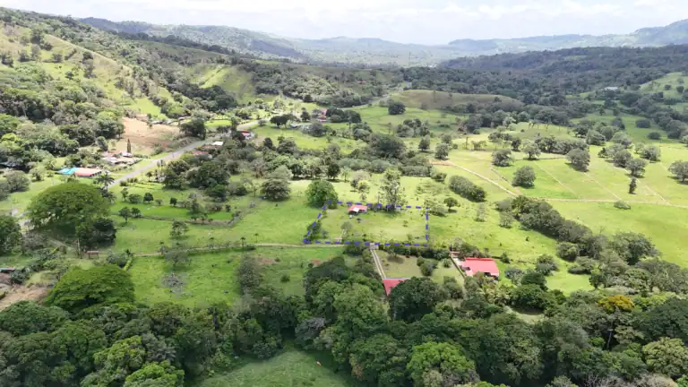 Casa de campo en venta en Río Naranjo, Bagaces | Vista al Volcán Tenorio