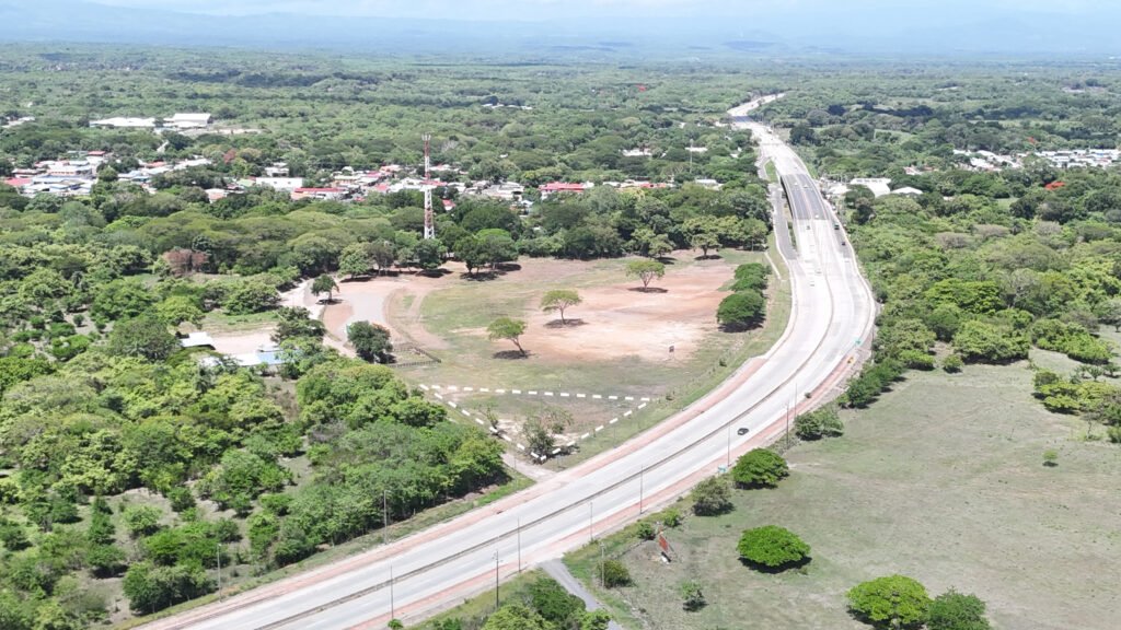 Terreno comercial en venta sobre Ruta 1 en Bagaces