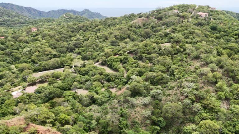 Terreno en venta listo para construir en condominio Hacienda Lomas del Mar – Guanacaste