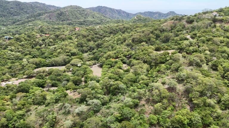 Terreno en venta listo para construir en condominio Hacienda Lomas del Mar – Guanacaste
