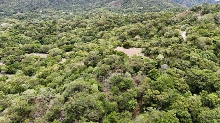 Terreno en venta listo para construir en condominio Hacienda Lomas del Mar – Guanacaste