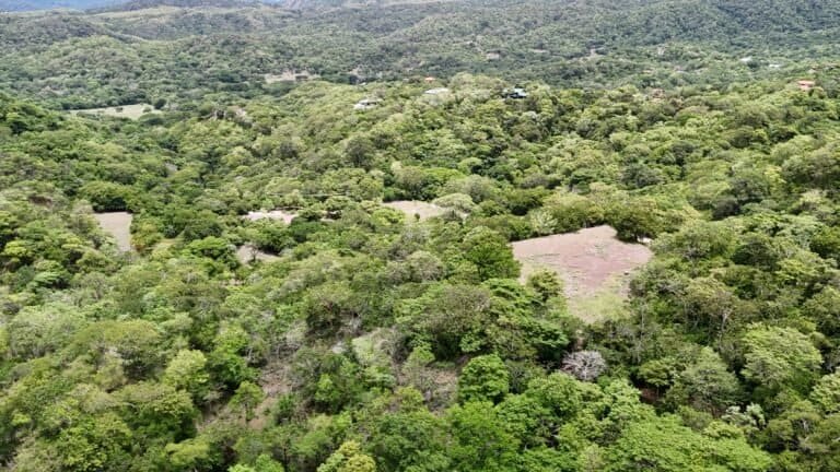 Terreno en venta listo para construir en condominio Hacienda Lomas del Mar – Guanacaste