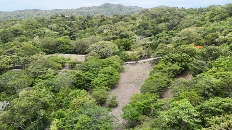 Terreno en venta listo para construir en condominio Hacienda Lomas del Mar – Guanacaste