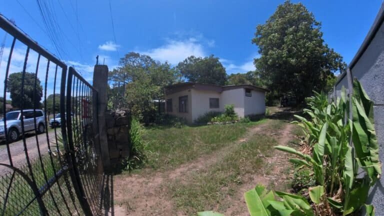 Casa con Piscina en Curubandé, Liberia | Ideal para Airbnb