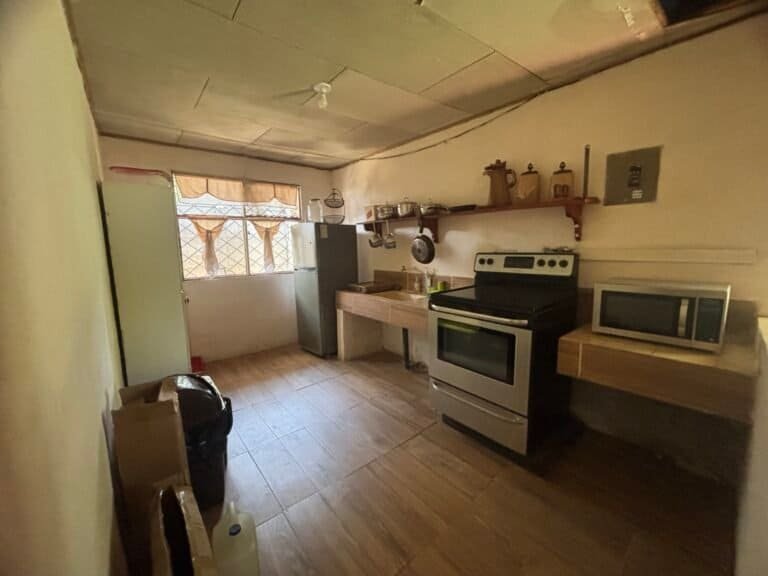Casa con Piscina en Curubandé, Liberia | Ideal para Airbnb
