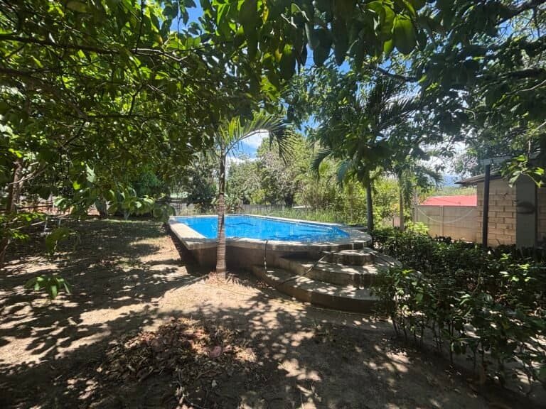 Casa con Piscina en Curubandé, Liberia | Ideal para Airbnb