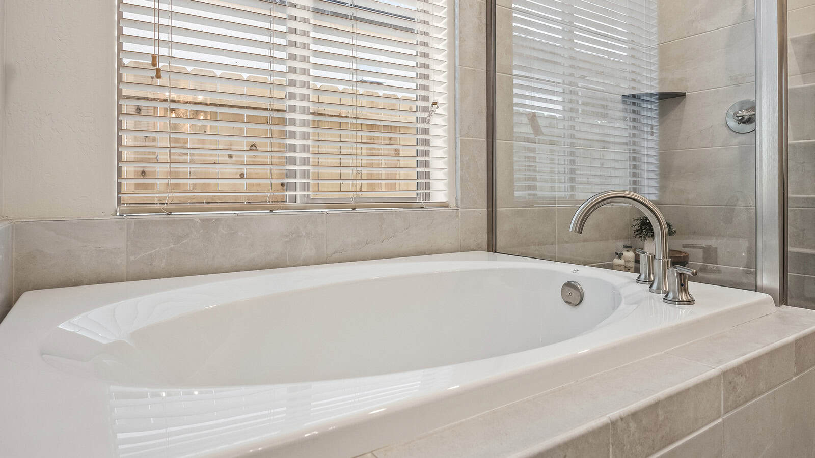 Annie_OwnersBath5