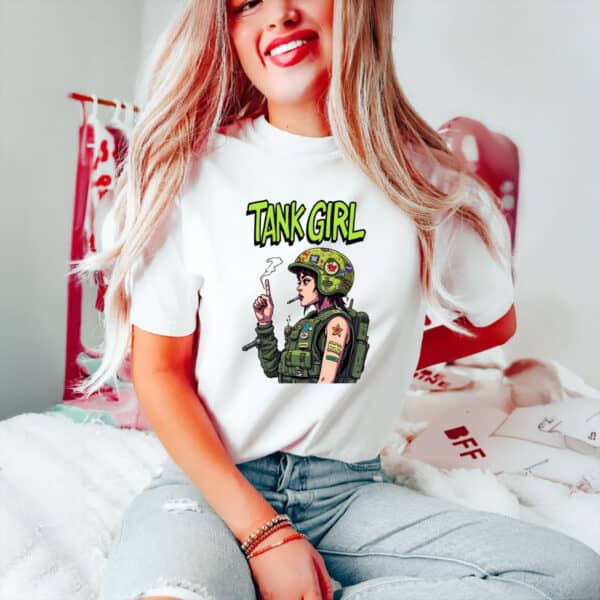Vintage-Graphic-Tee,-Tank-Girl-Retro-Gamer-Cult-Movie-T-Shirt