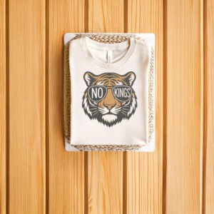 Vintage-Style-Political-Graphic-Tee,-No-Kings-Anti-Trump-Retro-Tiger-Shirt-us