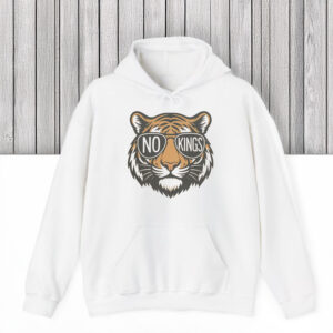 Vintage-Style-Political-Graphic-Tee,-No-Kings-Anti-Trump-Retro-Tiger-Shirts
