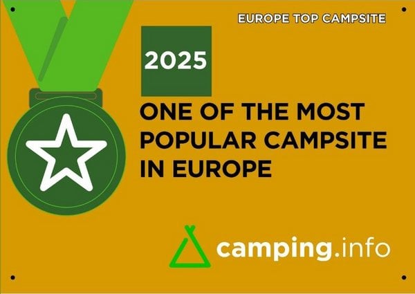 csm_DE_Urkunde-TOP1001_2025_7e7a49ff0d Grafik, die ein Label für Europas Top-Campingplatz im Jahr 2025 darstellt. Enthält eine grüne Medaille mit einem weißen Stern, grüne und goldene Farbblöcke und den Text: „Einer der beliebtesten Campingplätze in Europa“ zusammen mit dem Logo von camping.info.
