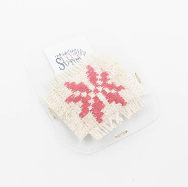 Magnet z belokranjskim vezenjem, Vesna Veselič