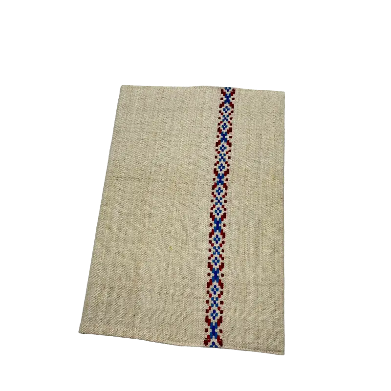 belokranjski vzorec na lanenem ovitku