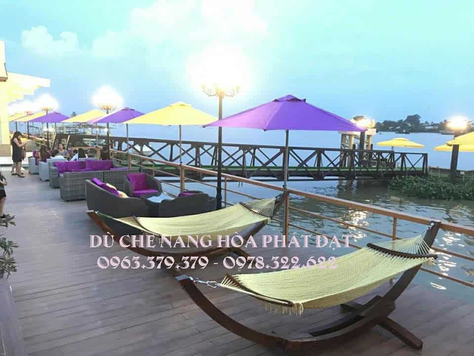 trang-trí-dù-che-nắng-ngoài-trời