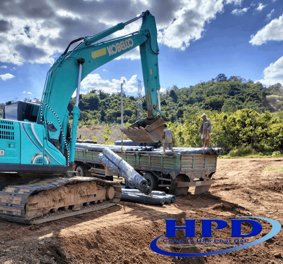 thi-cong-tra-bat-lot-ao-ho-hdpe7 thi-cong-tra-bat-lot-ao-ho-hdpe7