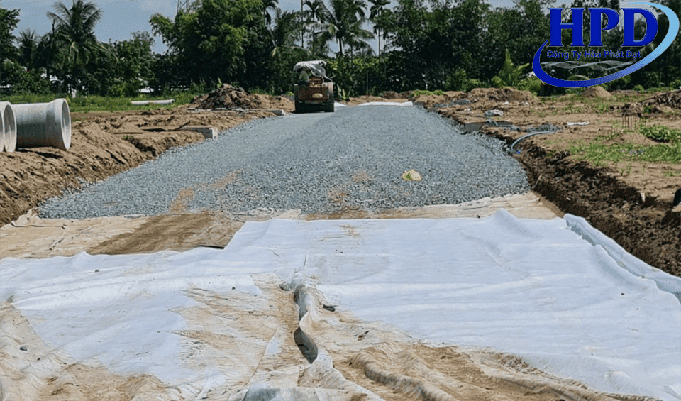 thi-cong-vai-lot-duong