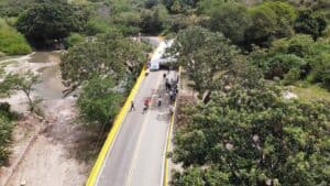 Puente Amarillo en Hobo, beneficiando a más de 40 mil habitantes del centro del Huila.