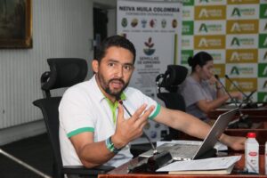 Implantación de Huila Tv en eventos oficiales en Neiva Colombia para promover la cultura y noticias regionales en el departamento.