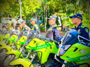 Policía refuerza seguridad en el Huila con nuevas motos y puestos de control.