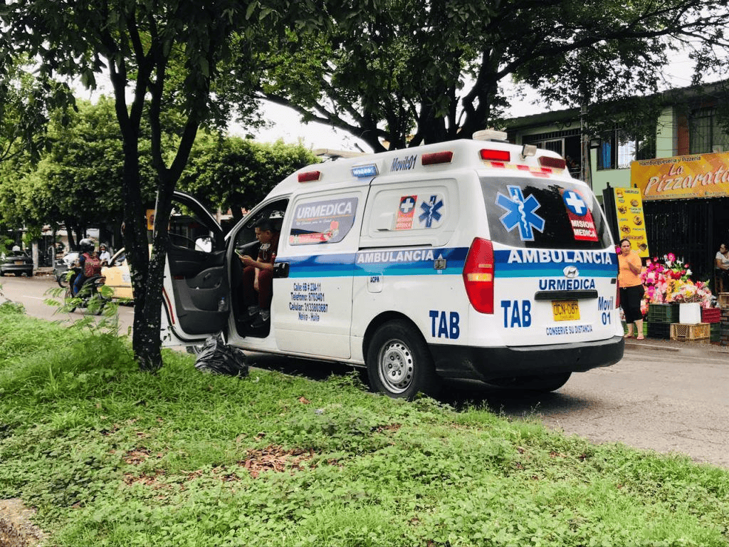 Ambulancia en el Huila sin operar completamente, afectando la atención de emergencias médicas en la región.