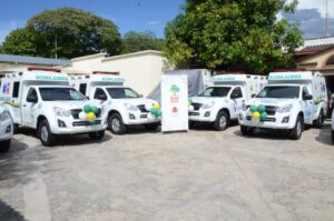 Cuatro ambulancias en Huila Tv decoradas con globos, sin sistema de georreferenciación, listas para emergencias médicas en la región.
