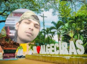 Joven en Algeciras en estado crítico tras ser atacado, en una escena que muestra un entorno con vegetación y señalización de la localidad.