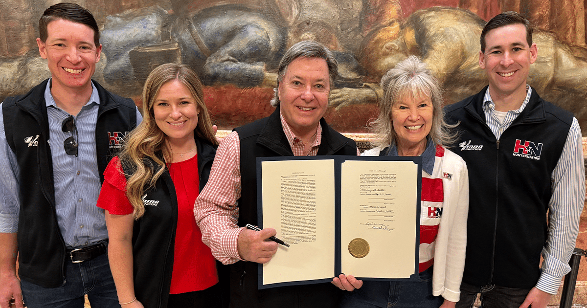 HN_KS_Keith-Mark-Mark-Family_2025-05-13_Bill-Signing_04_1200x630 HN_KS_Keith-Mark-Mark-Family_2025-05-13_Bill-Signing_04_1200x630
