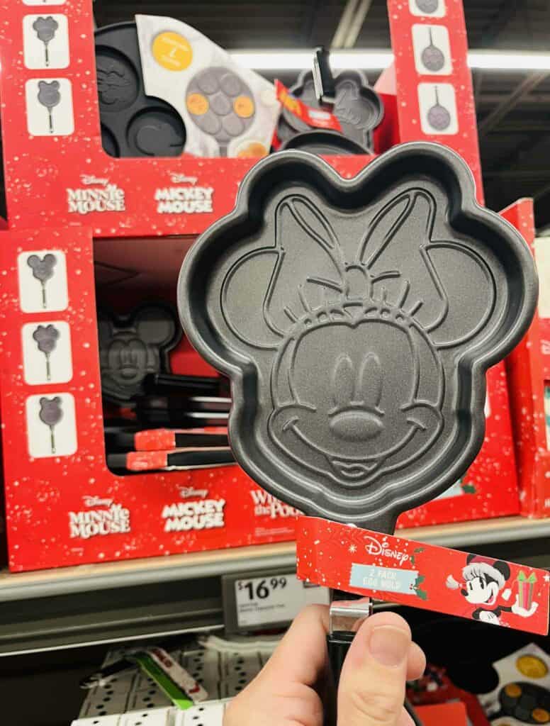 Minnie Mouse waffle mold for Disney fans, black silicone with Minnie’s face design, perfect for breakfast or baking.